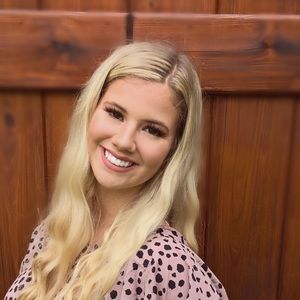 Meet your Posher, Carly